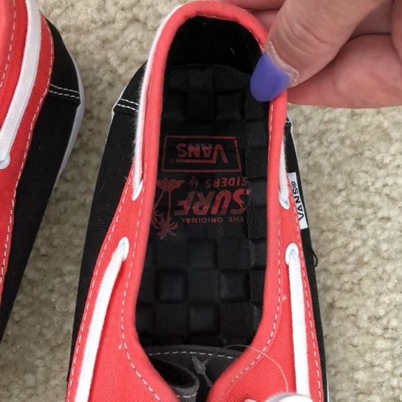 Men’s Vans Off The Wall Black, Gray & Red Surf Siders Sneakers . NWT! Sz 7.5 - Picture 6 of 9